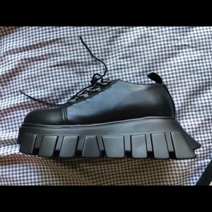 NEW NWB LAMODA Holdin' Back Platform Creepers